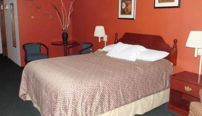 Westpark Inn - Web Listing (newer photo)
